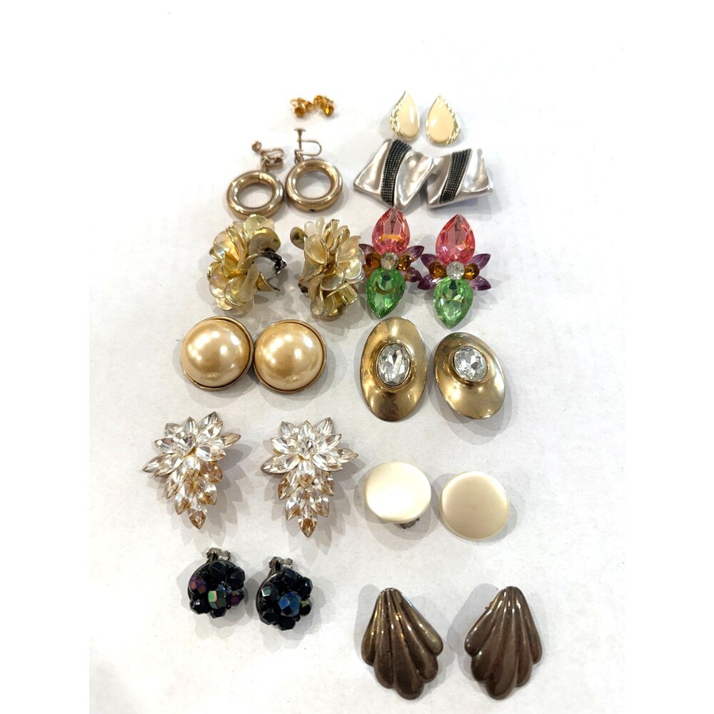 12 Pairs of Vintage Clip On Earrings Mixed Colors Fashion Jewelry